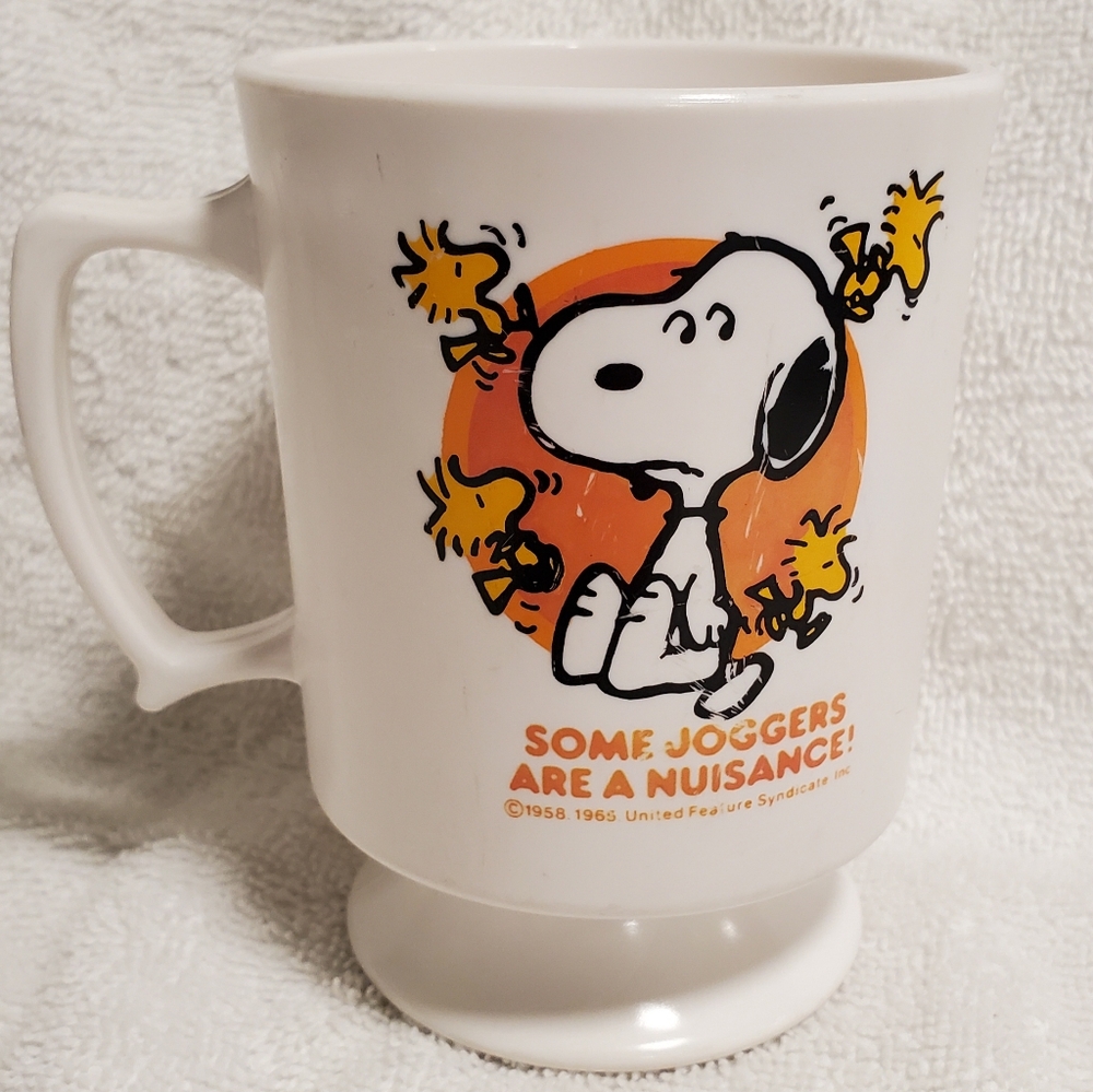 Vintage Peanuts Snoopy Woodstock Some Joggers are a Nuisance Pedestal Cup Mug